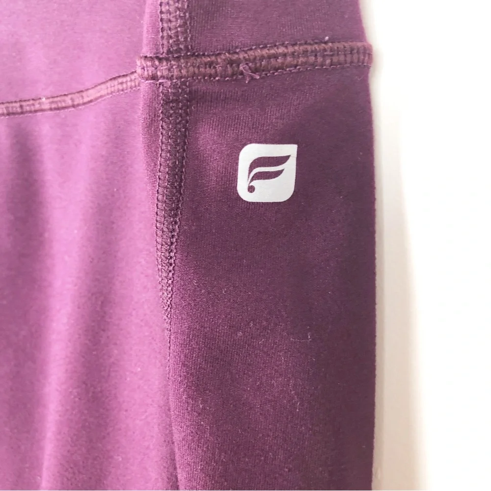 Fabletics Women’s Salar Statement Powerhold Capri Leggings Burgundy - Picture 10 of 13